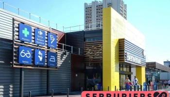 Centre Commercial Carrefour Montereau - Av. De Surville