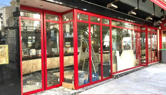 Concept Métal : terrasse fermée et devanture de brasserie Parisienne - 78250 Mézy-Sur-Seine