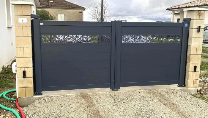 Elegance Fermetures Menuiseries Fenetres Portes Dentree Belm Pergolas Et Stores Warema Carports Portails Tschoeppe Montussan - Montussan