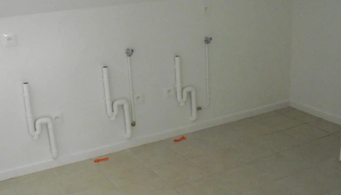 Entreprise Delectricite Plomberie Serrurerie Et Menuiserie Jmm Brico Travaux Interieur - Saint-denis-de-pile