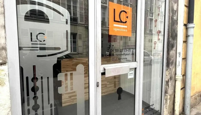 Lc Serrurerie -    Remplacement De Serrure Et Depannage En Urgence A Versailles Exterieur - Versailles