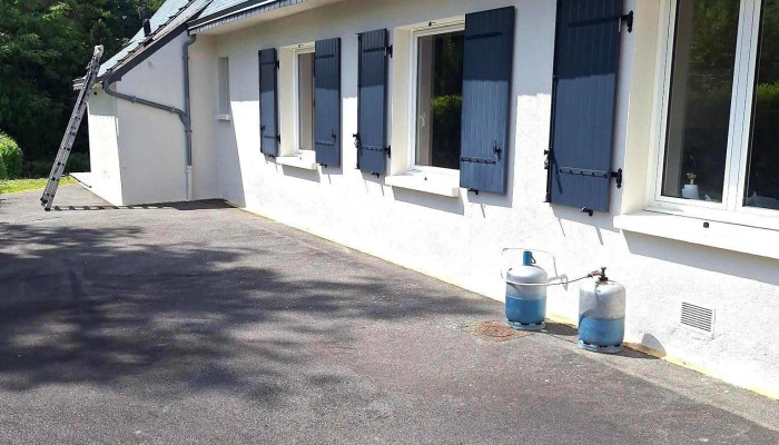 Leverd Michel Façadier Peintre - Enduit Projetée Maçonnerie Carrelage Peinture Façade 35 Ille-et-Vilaine Rennes Pleurtuit - 35150 Amanlis