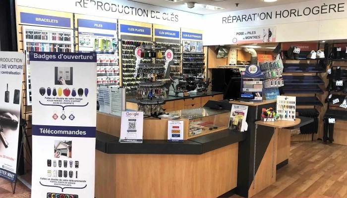 Mister Minit La Couronne Auchan -  Photos Du Proprietaire - La Couronne