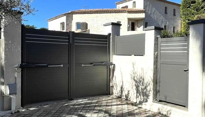 Portail De Provence / Reynier Metal - 67 Av. De Jouques