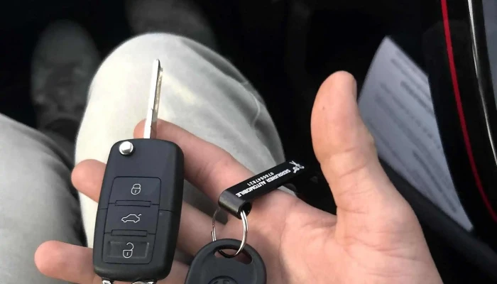 Reproduction De Cles Automobiles Sur Rendez Vous A Domicile Ou Sur Votre Lieu De Travail El Auto 64 Prix - Poey-de-lescar