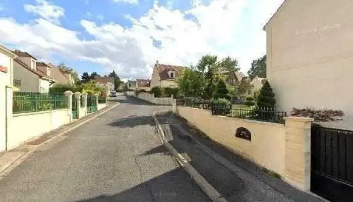 Serrurier Grand Paris -    Depannage Serrurerie Rideaux Metalliques Et Portes Sectionnelles Street View Et 360deg - Saint-thibault-des-vignes
