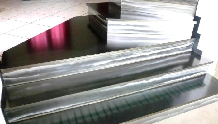 Steel Metal -  Photos Du Proprietaire - Lumbin