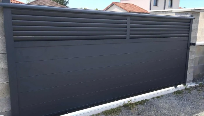 Vial -  Gaydon   Portail Verriere Menuiserie Roanne Autres - Roanne